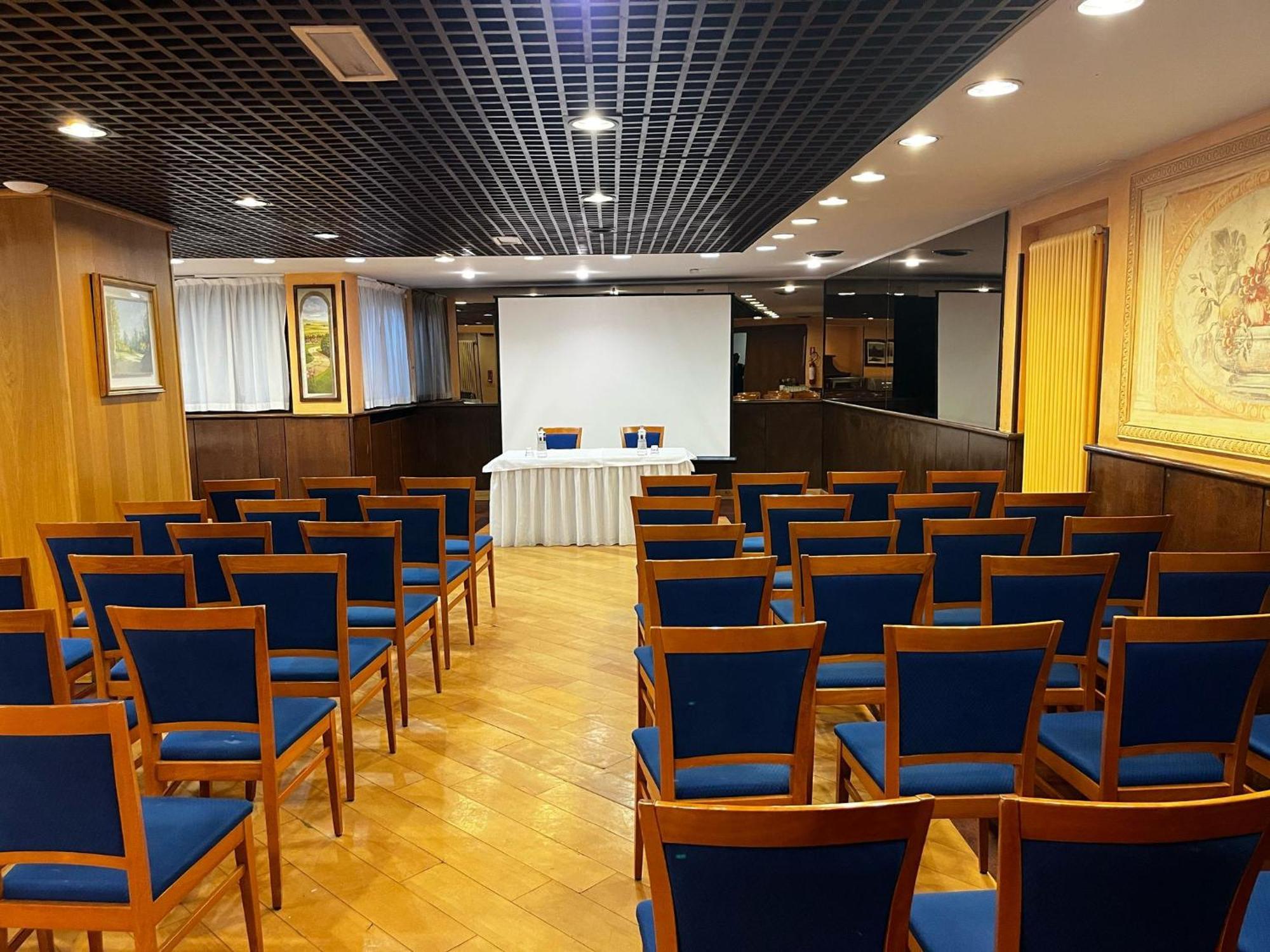 Hotel Les Jumeaux Κουρμαγιέρ Εξωτερικό φωτογραφία