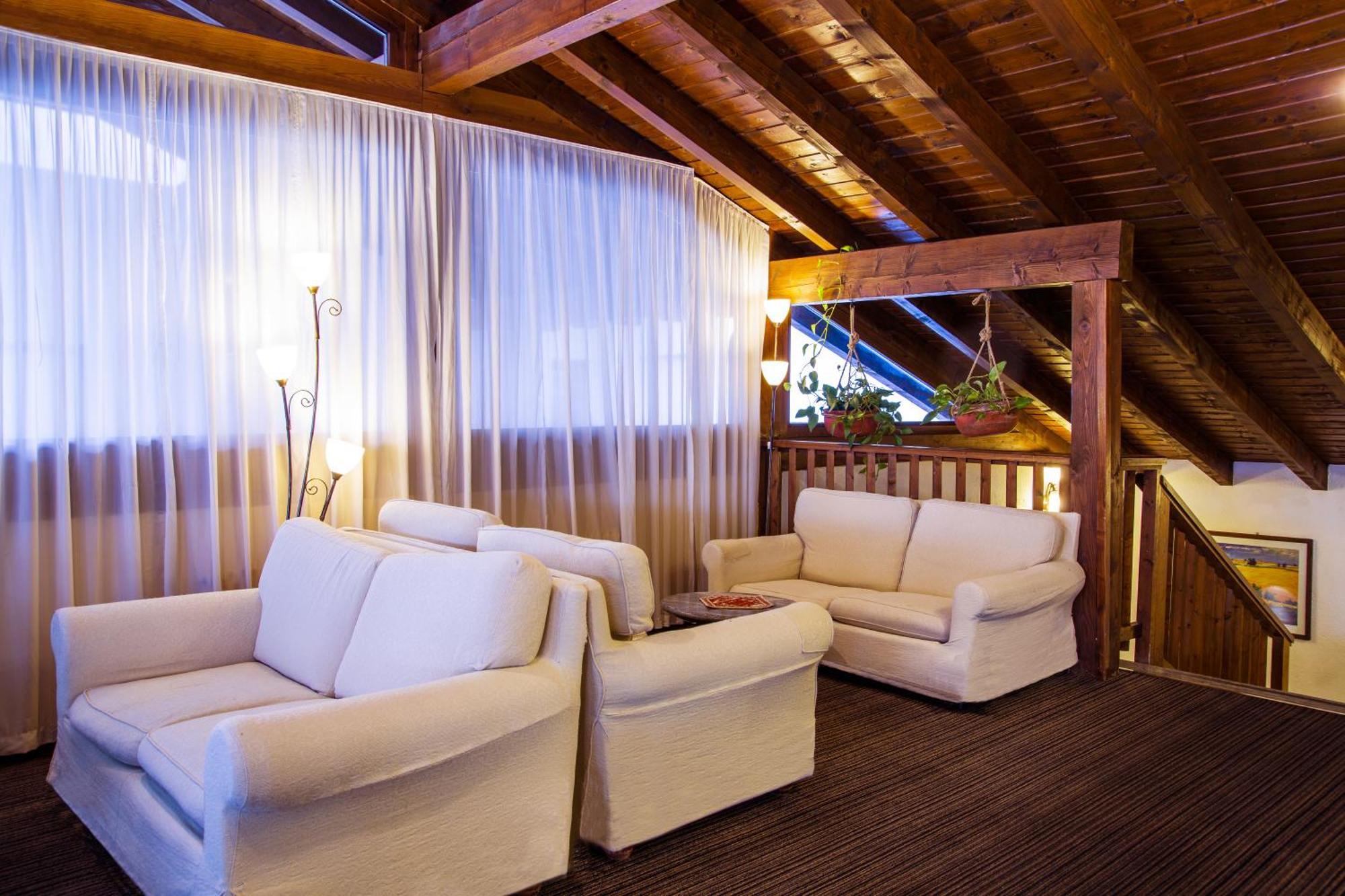 Hotel Les Jumeaux Κουρμαγιέρ Εξωτερικό φωτογραφία