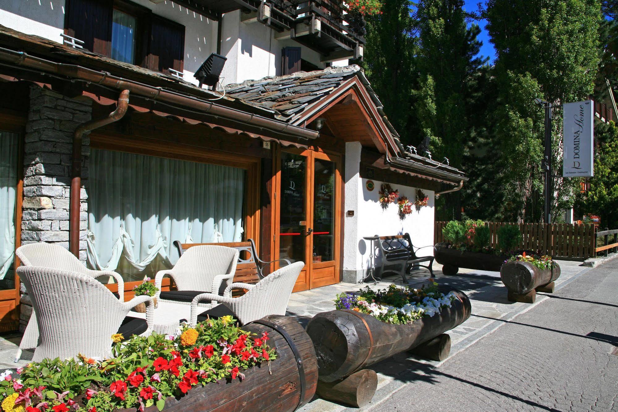 Hotel Les Jumeaux Κουρμαγιέρ Εξωτερικό φωτογραφία